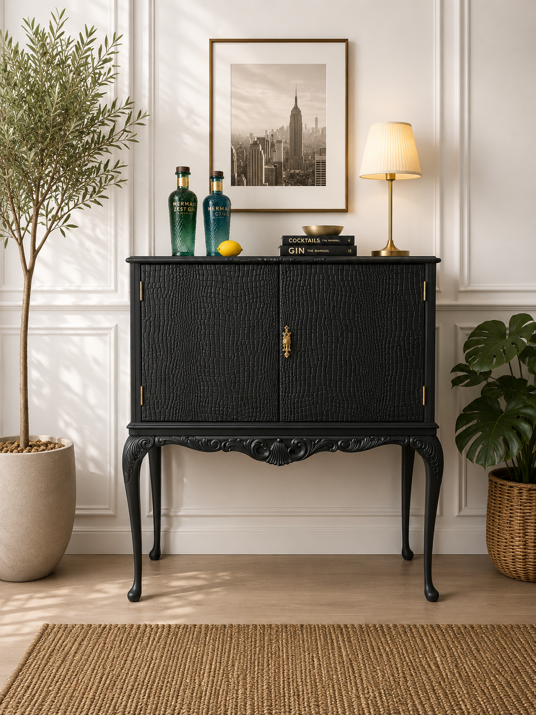 Queen Annie Style Drinks Cabinet - Image 2